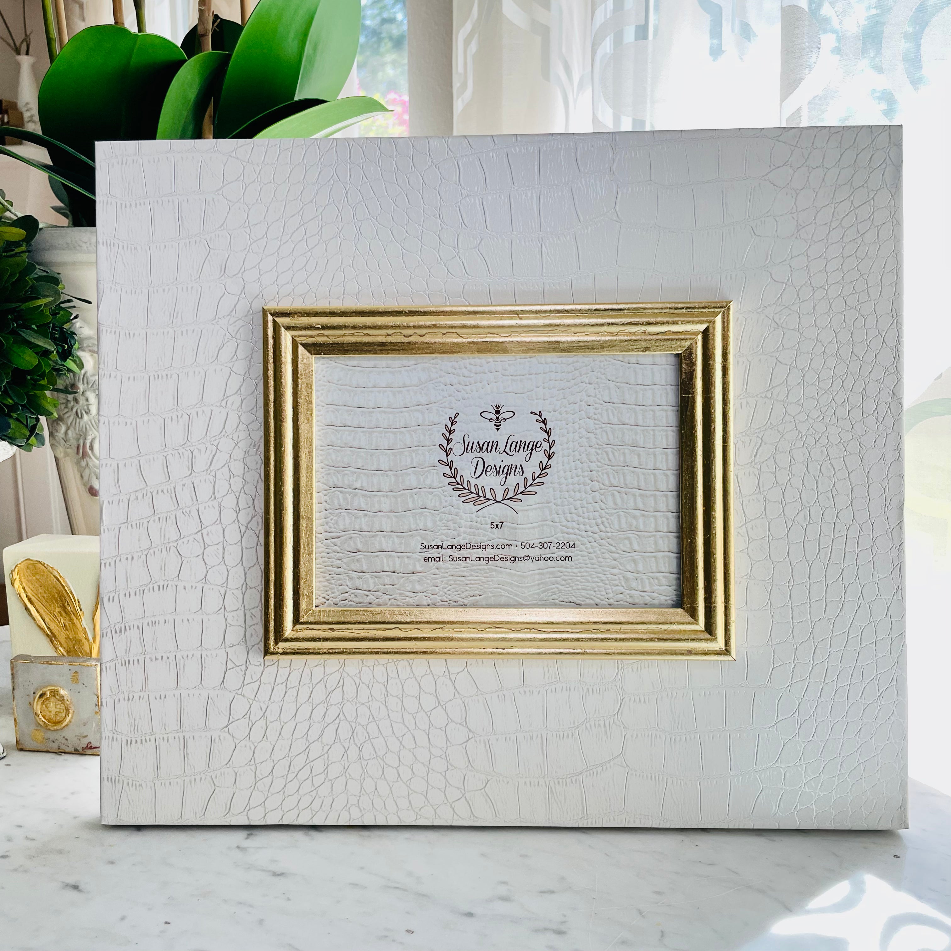 Picture Frame - Wooden White Alligator (Tap Photo for Selection)